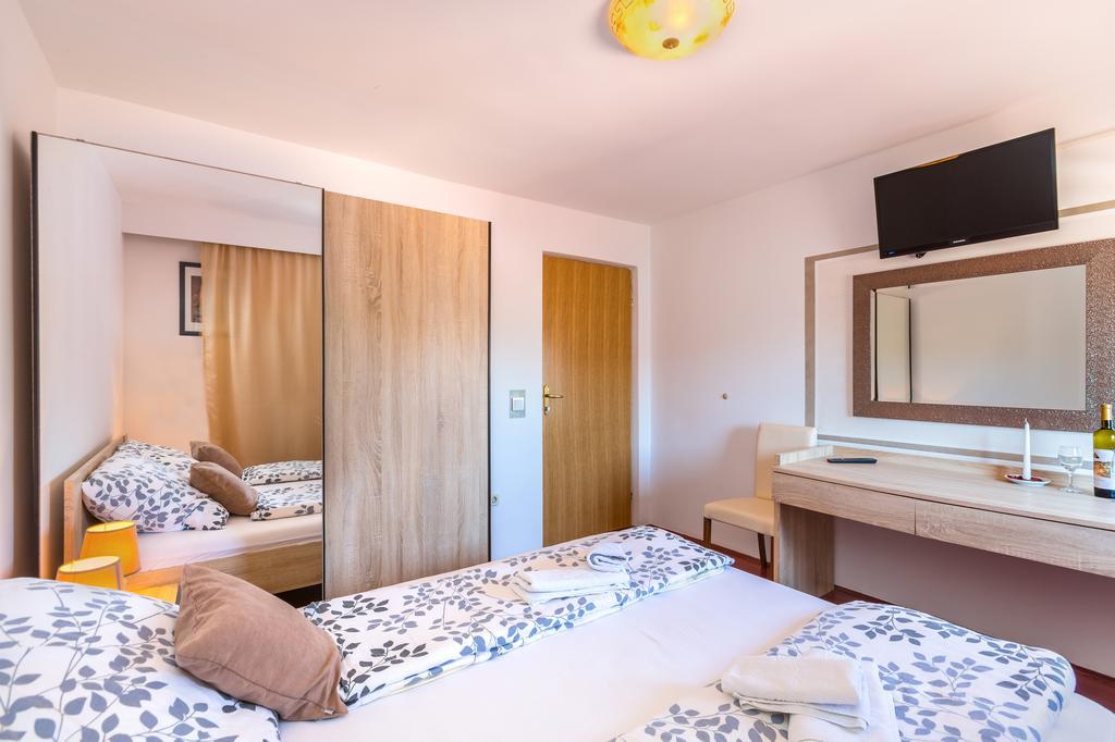 Bed & Breakfast La Fontana Medulin Exterior foto